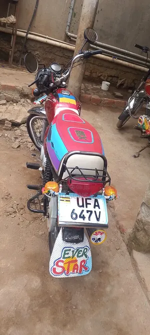 Bajaj Boxer 100 2022 Red