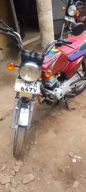 Bajaj Boxer 100 2022 Red