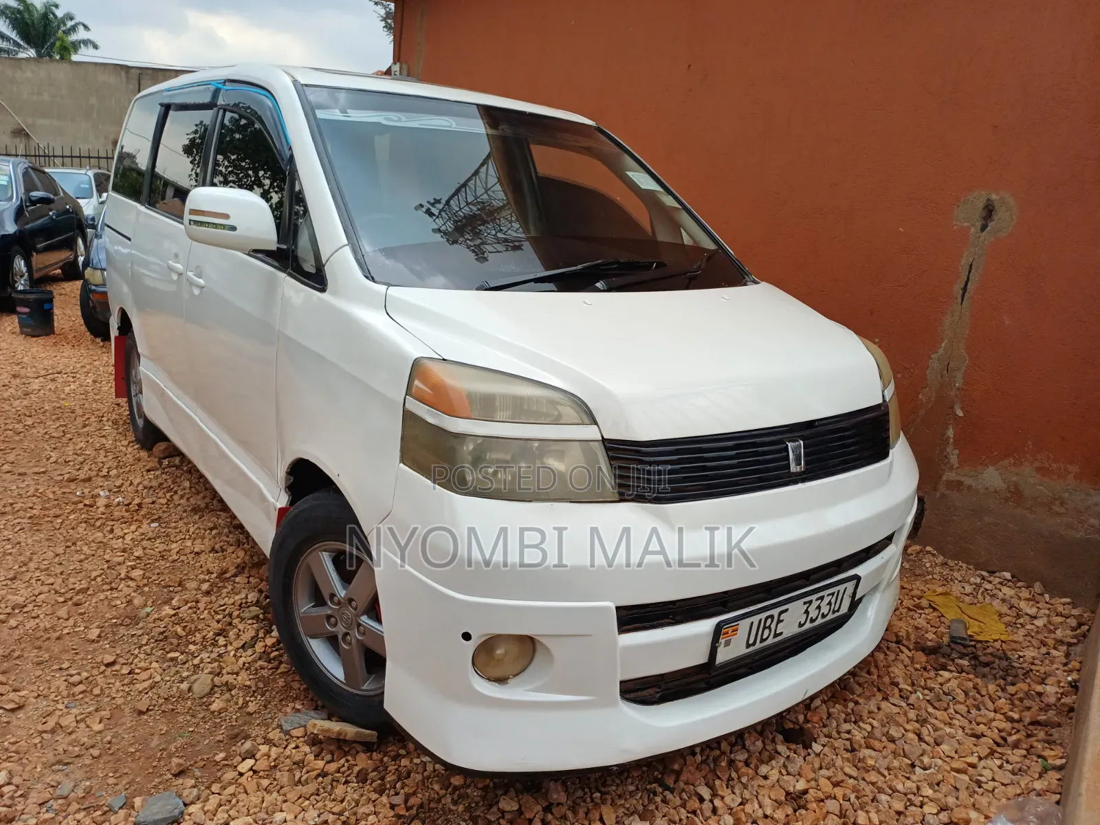 Toyota Voxy 2006 White