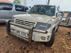 Mitsubishi Pajero IO 2004 White