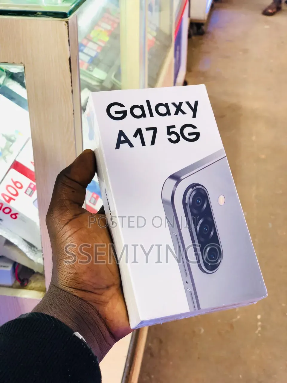 New Samsung Galaxy A17 5G 256 GB Gold