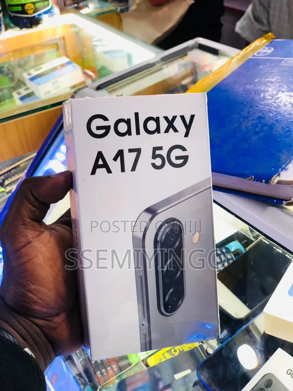 New Samsung Galaxy A17 5G 256 GB Gold