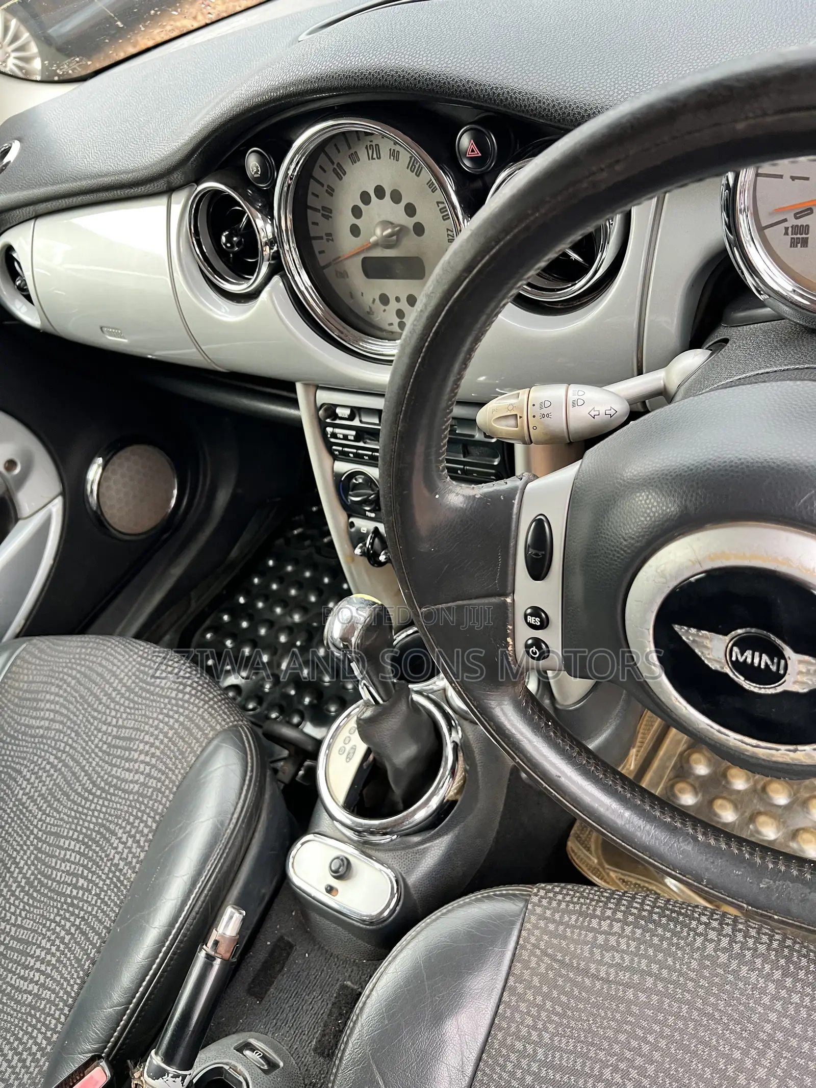 Mini Cooper Convertible 2005 Red
