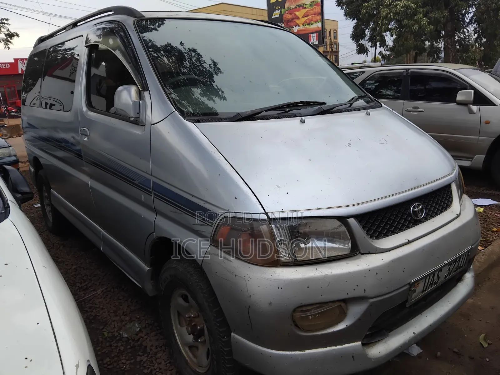 Toyota Regius 1998 Silver