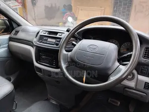 Toyota Regius 1998 Silver