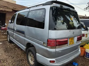 Toyota Regius 1998 Silver