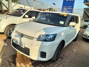 Toyota Corolla Rumion 2010 White