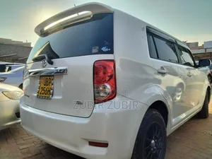 Toyota Corolla Rumion 2010 White