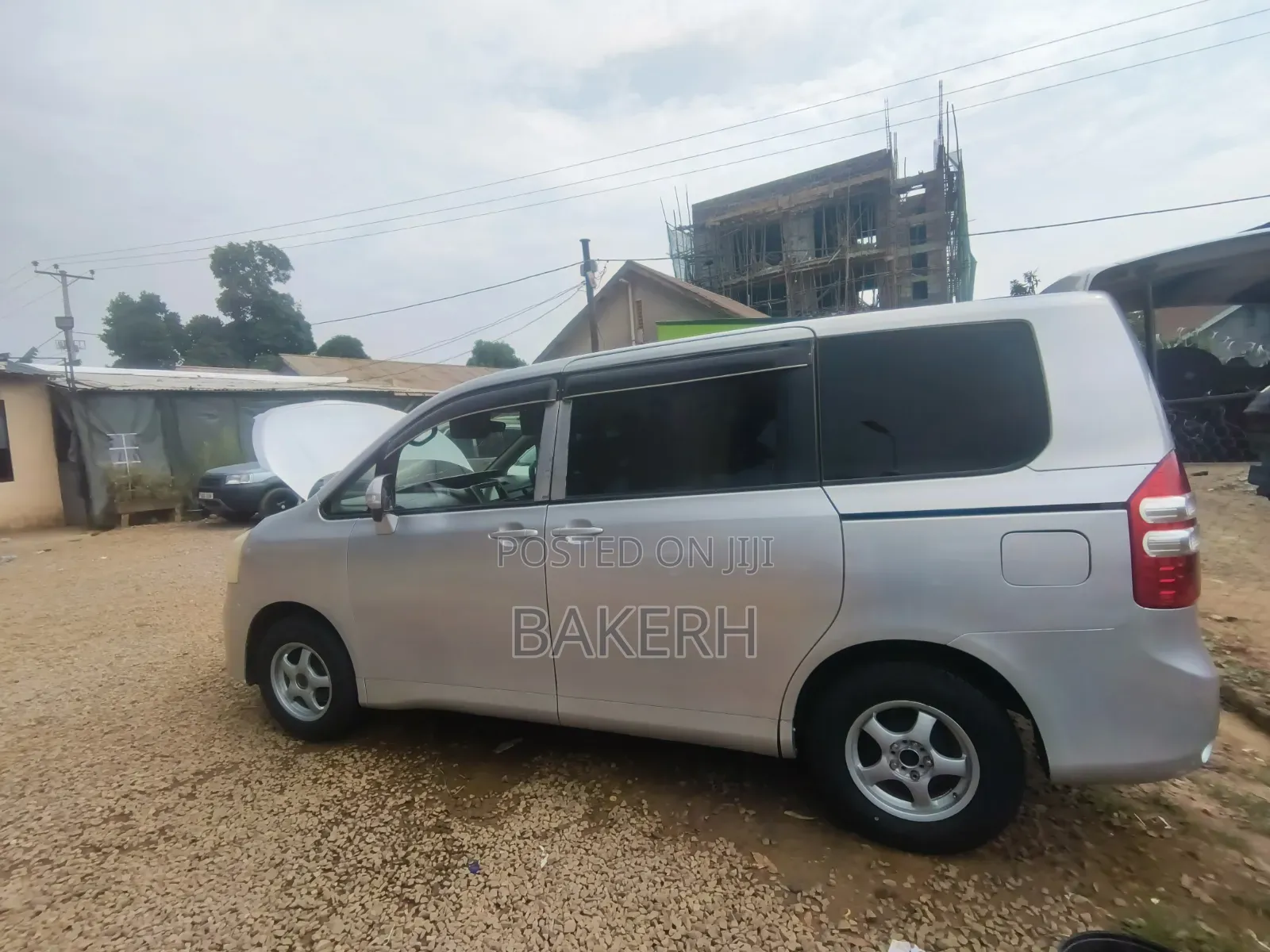 Toyota Noah 2009 Silver