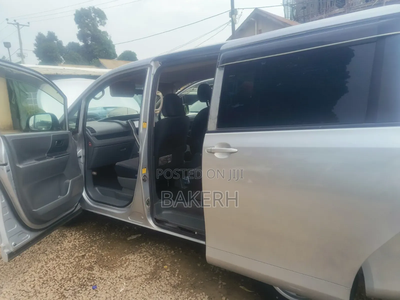 Toyota Noah 2009 Silver