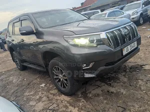Toyota Land Cruiser 2016 Gray