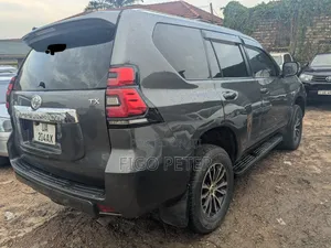 Toyota Land Cruiser 2016 Gray
