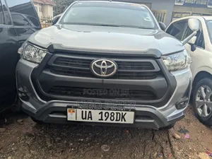 Toyota Hilux 2020 Silver