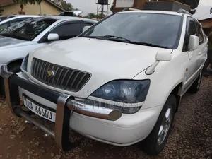 Toyota Harrier 2002 Off white