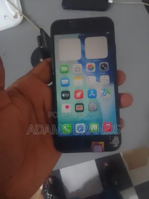 Apple iPhone SE (2020) 64 GB Black