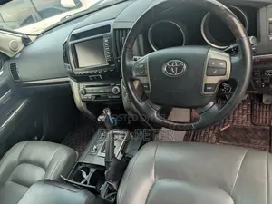 Toyota Land Cruiser 2010 Black