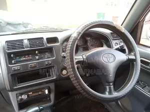 Toyota RAV4 1999 White