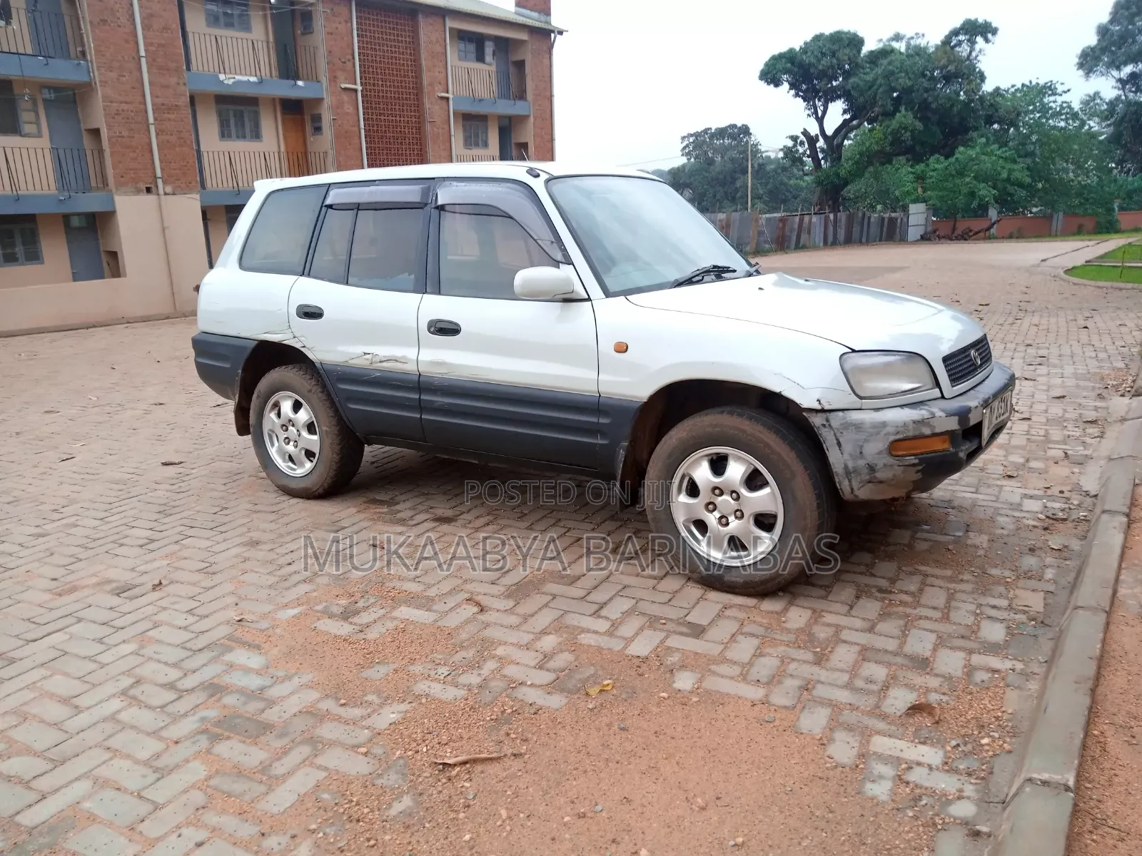 Toyota RAV4 1999 White
