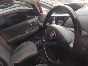 Toyota Noah 2005 Gray