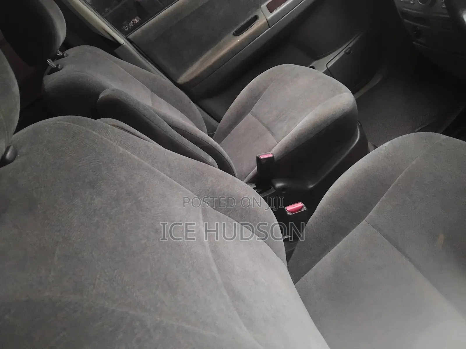 Toyota Noah 2005 Gray