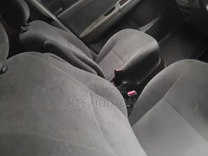 Toyota Noah 2005 Gray