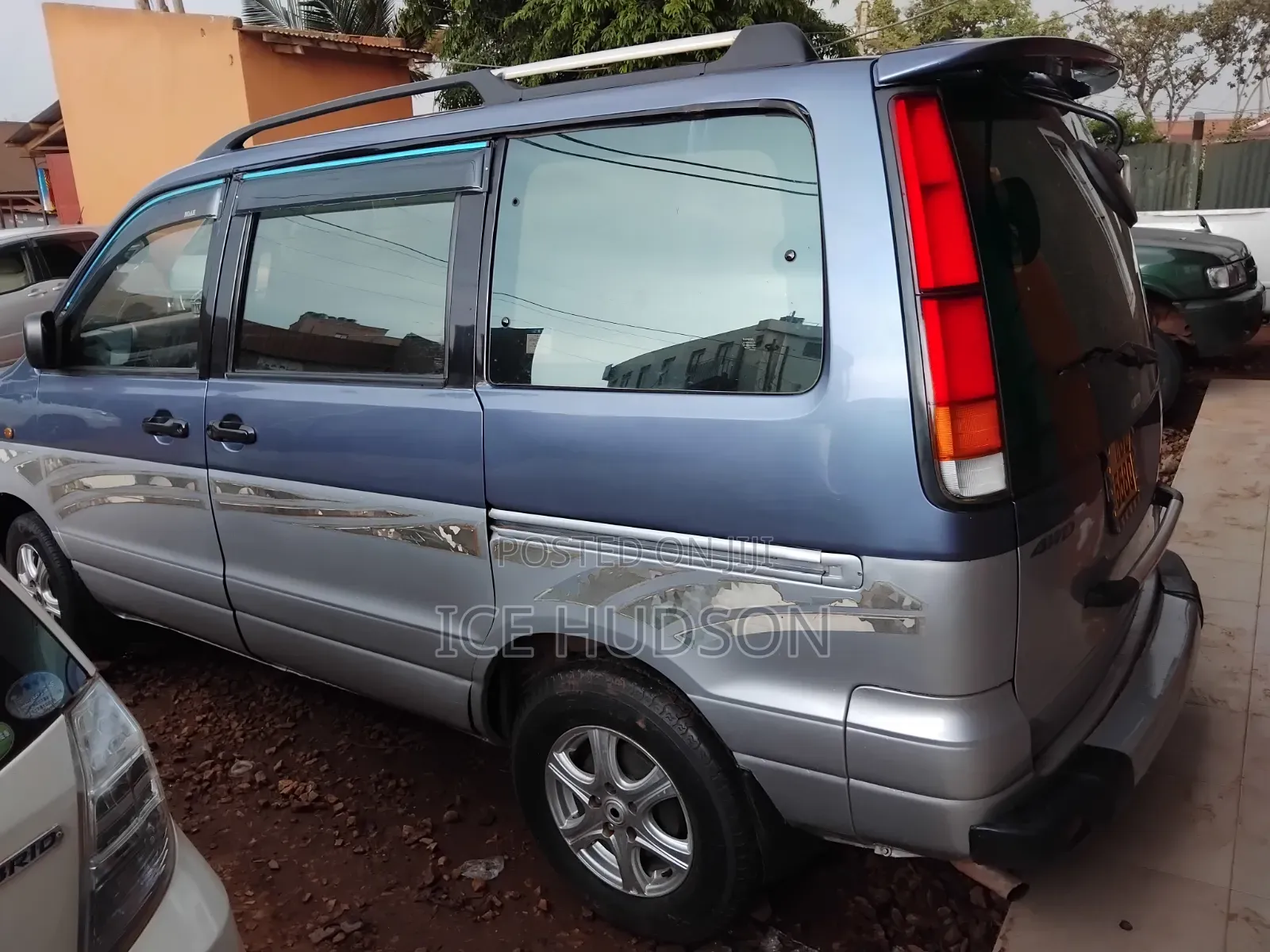 Toyota Noah 2003 Blue