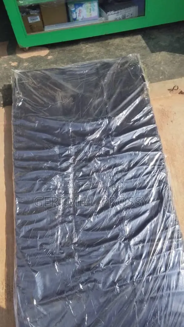 Hospital Matress With a Makitosh