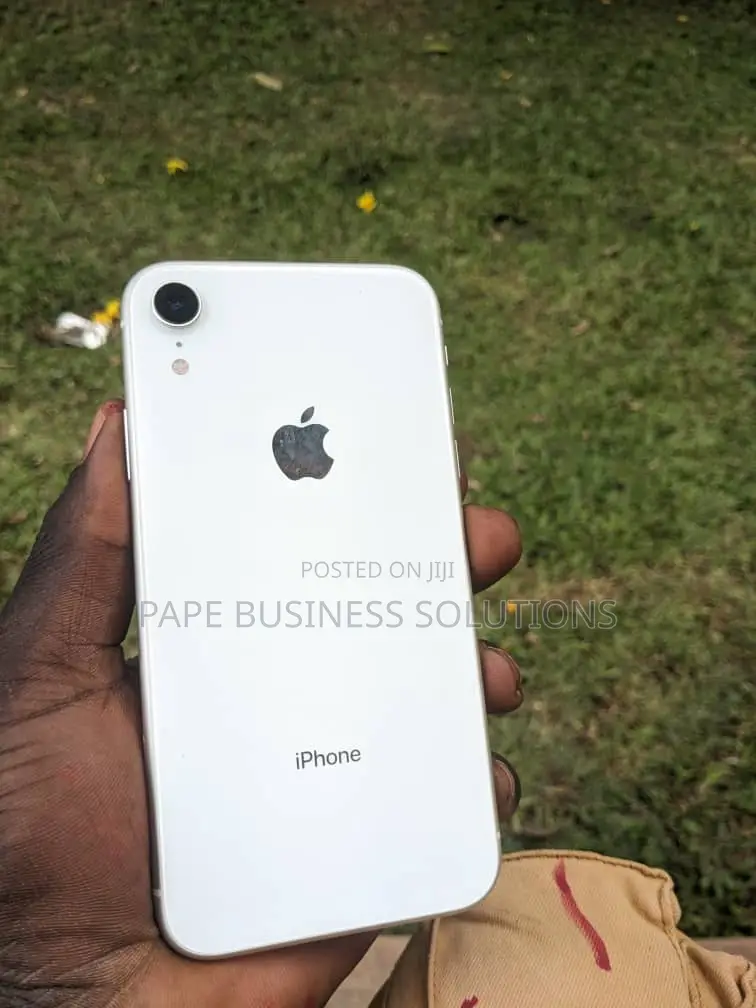 Apple iPhone XR 64 GB White