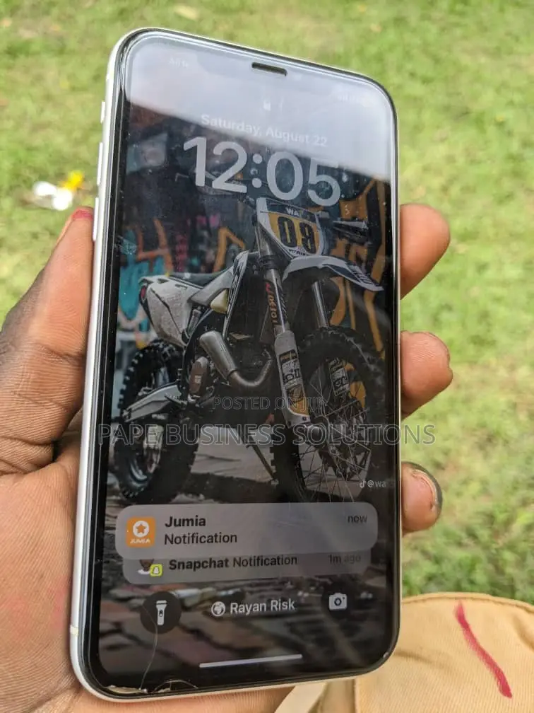 Apple iPhone XR 64 GB White