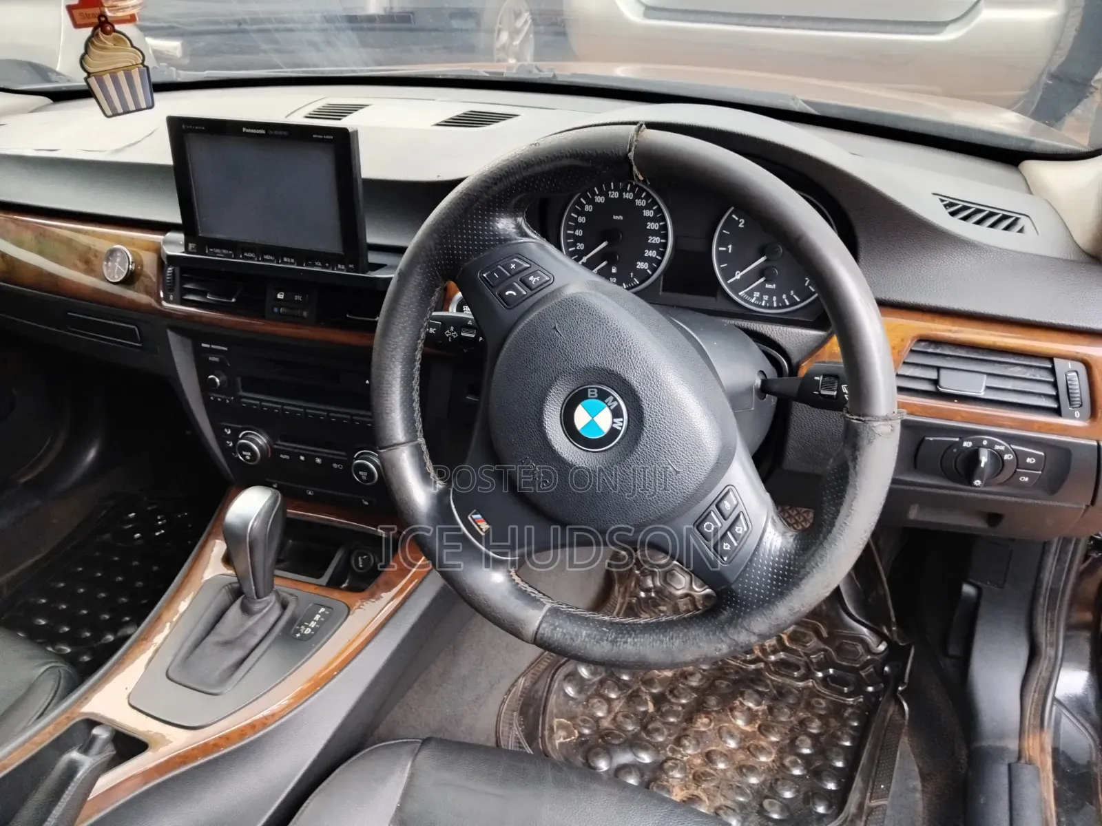 BMW 323i 2010 Black