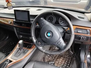 BMW 323i 2010 Black