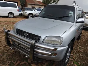 Toyota RAV4 Automatic 2000 Silver