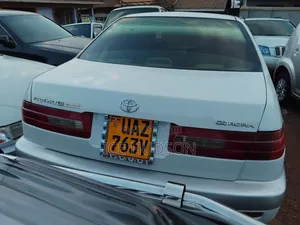 Toyota Corona Premio 2000 Silver