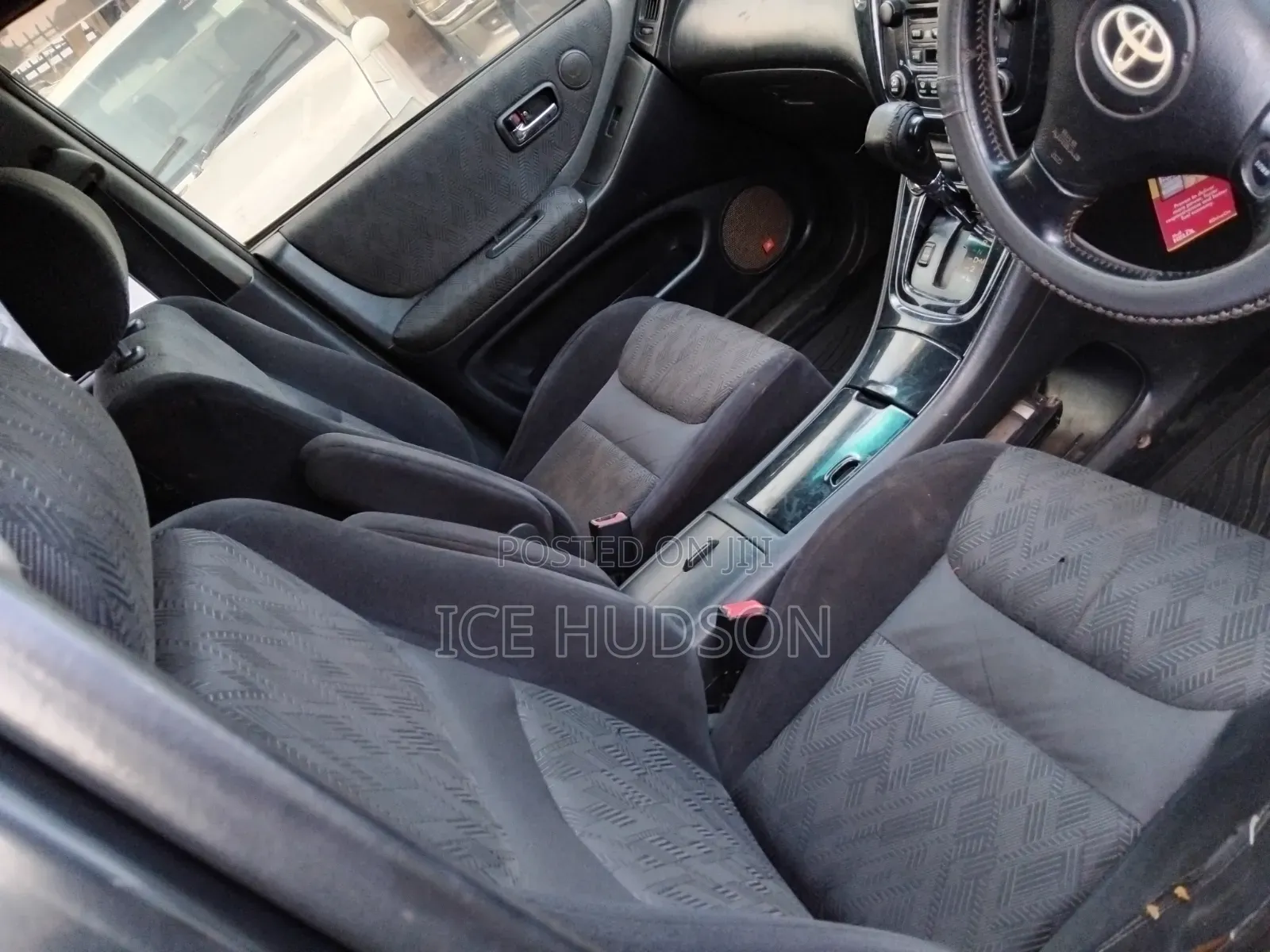 Toyota Kluger 2004 Ivory
