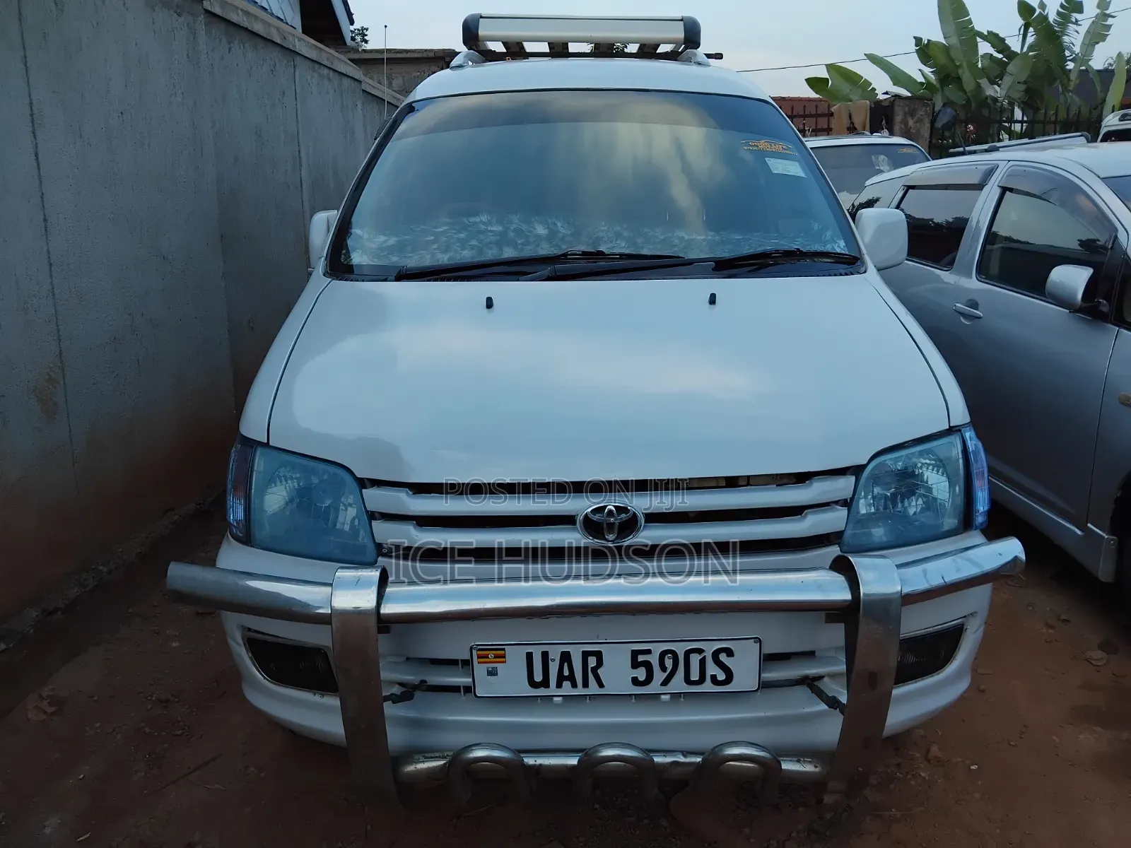 Toyota TownAce Noah 2000 Pearl