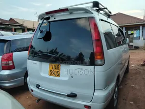 Toyota TownAce Noah 2000 Pearl