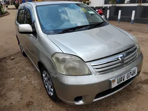 Toyota Raum 2005 Gold