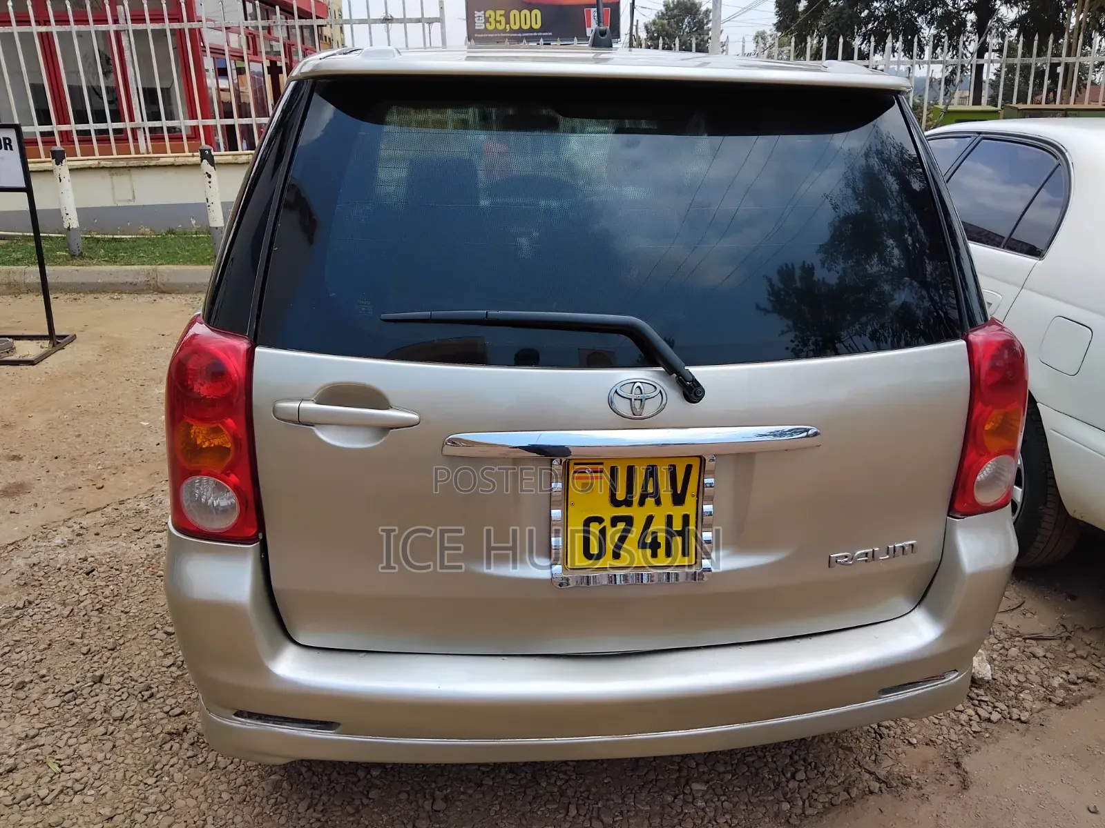 Toyota Raum 2005 Gold
