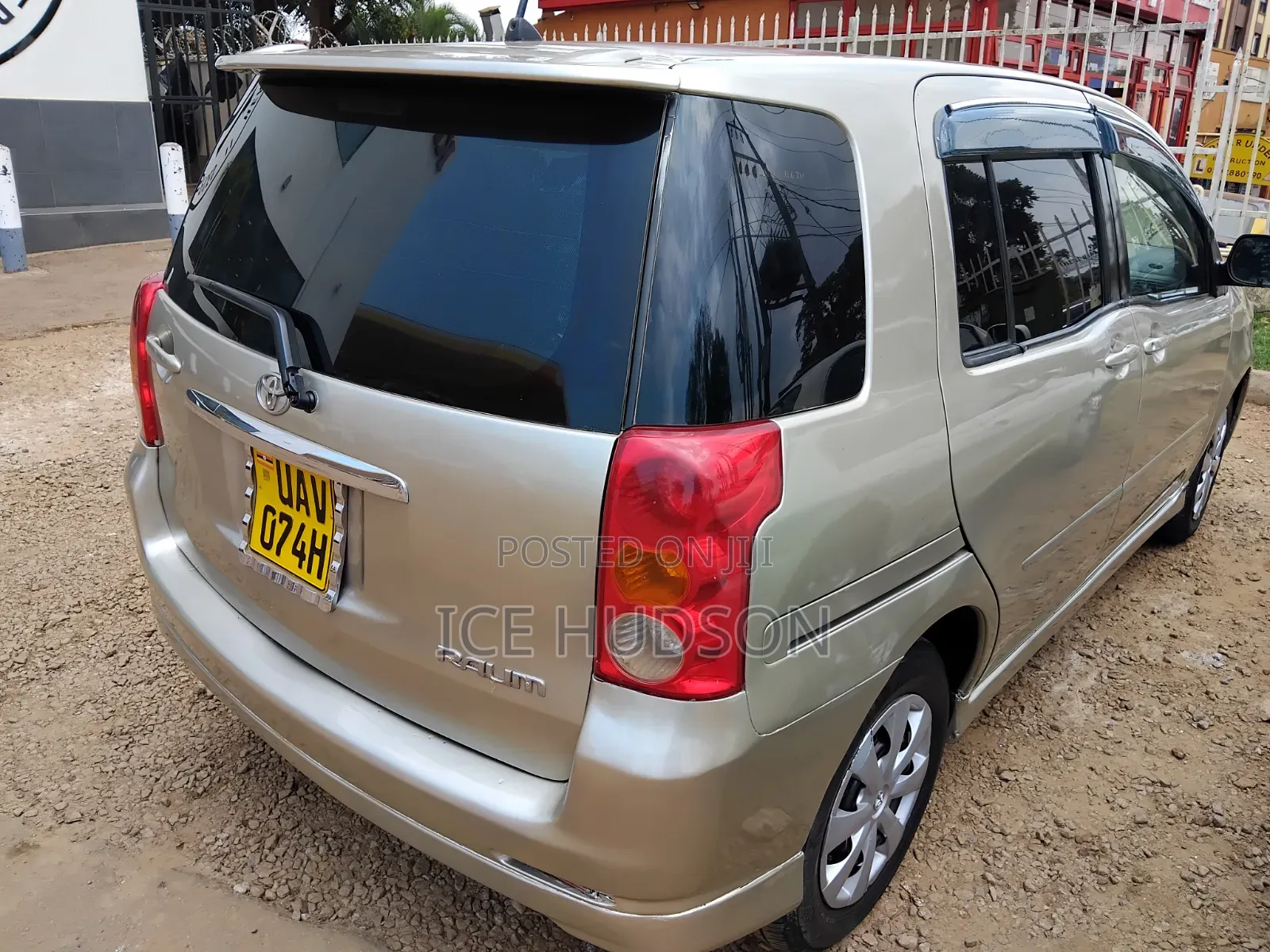 Toyota Raum 2005 Gold