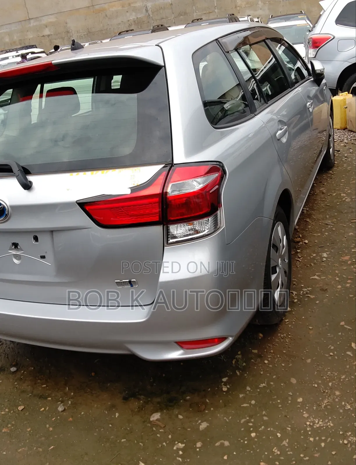 Toyota Corolla Fielder 2018 Silver