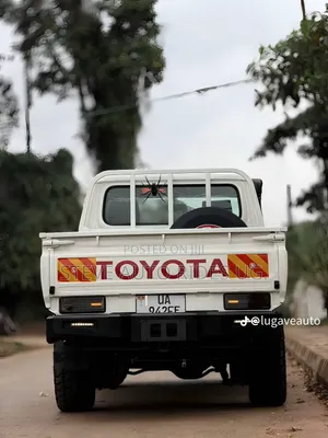Toyota Land Cruiser 2025 White