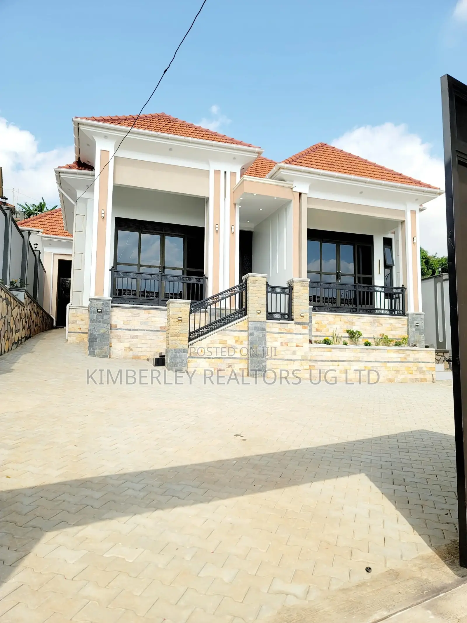 3bdrm House in Division A for sale