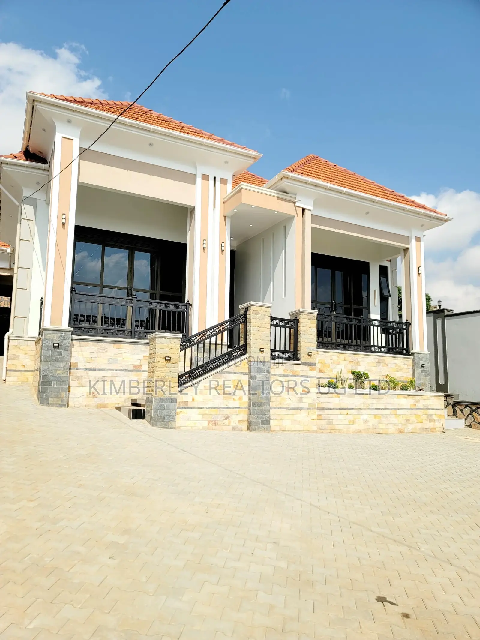 3bdrm House in Division A for sale