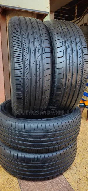 225 65 R17 Toyo From Japan Just Contact Us We Deliver at Ur Office.