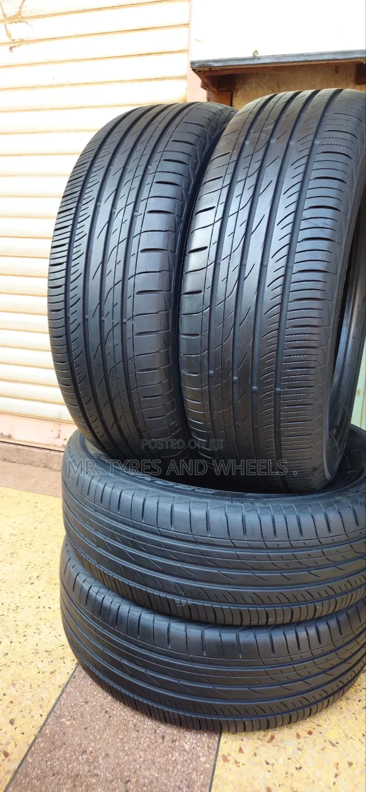 225 65 R17 Toyo From Japan Just Contact Us We Deliver at Ur Office.