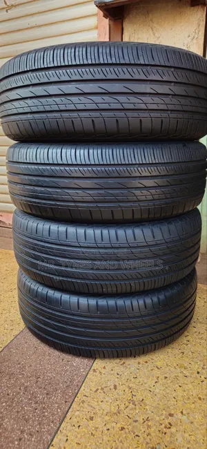225 65 R17 Toyo From Japan Just Contact Us We Deliver at Ur Office.