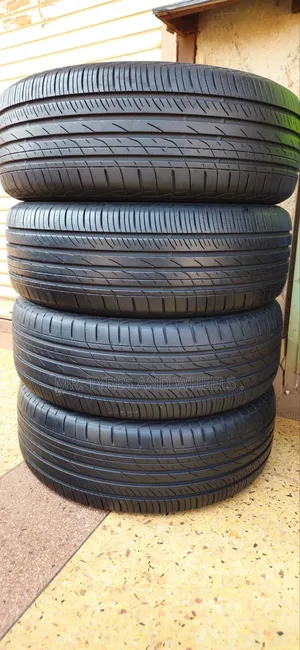 225 65 R17 Toyo From Japan Just Contact Us We Deliver at Ur Office.