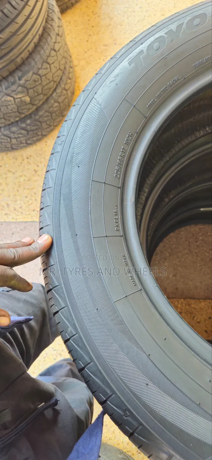 225 65 R17 Toyo From Japan Just Contact Us We Deliver at Ur Office.
