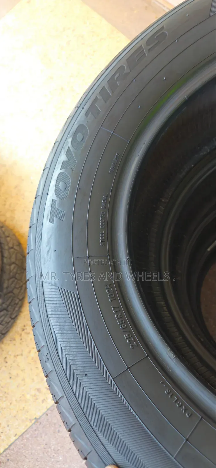 225 65 R17 Toyo From Japan Just Contact Us We Deliver at Ur Office.