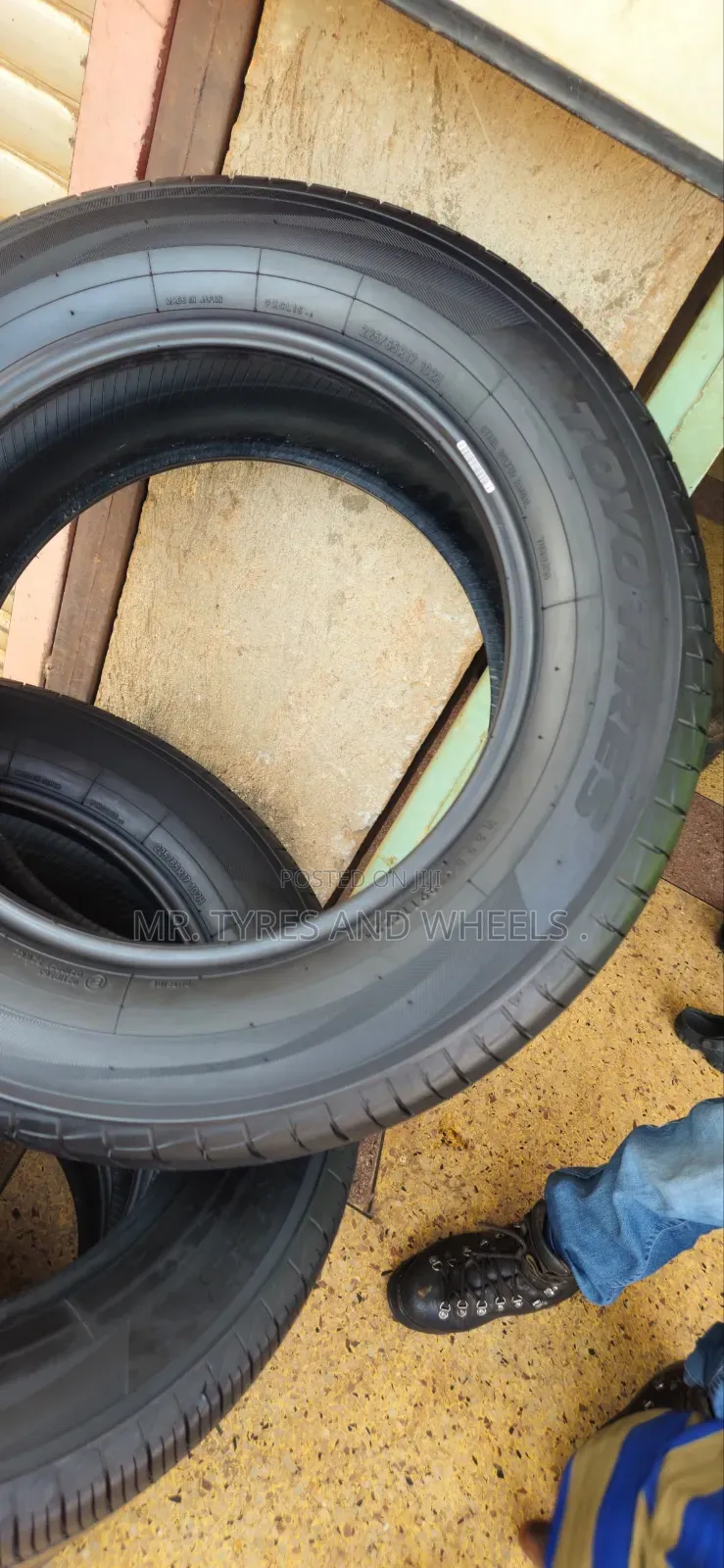 225 65 R17 Toyo From Japan Just Contact Us We Deliver at Ur Office.